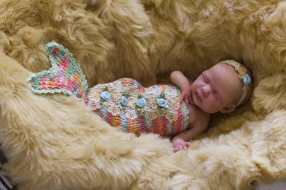 Snuggle Pod Mermaid Tail 8-9 - Image 2